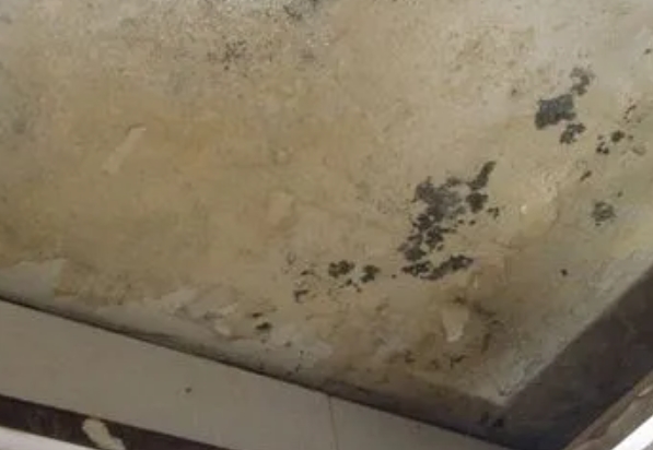 沙雅阳台漏水维修公司分享下沙雅卫生间渗水维修需要注意哪些问题。